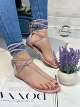 Sandals with toe strap and bling ribbon